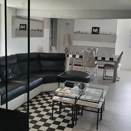 Grande Maison Avec Jardin, Animaux,au Calme Homestay Yviers