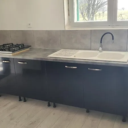 Homestay szállás Grande Maison Avec Jardin, Animaux,au Calme