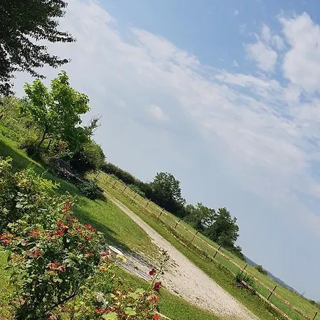 Grande Maison Avec Jardin, Animaux,au Calme Yviers