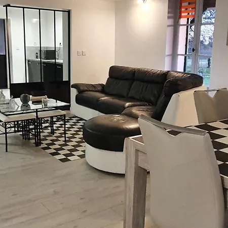 Homestay szállás Grande Maison Avec Jardin, Animaux,au Calme *