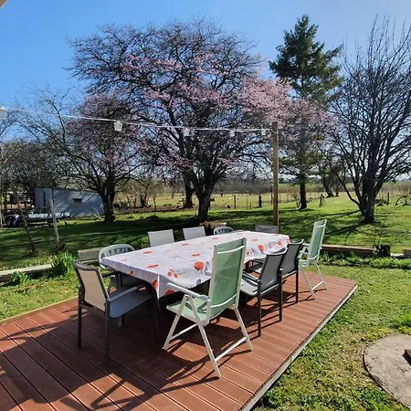 Homestay szállás Grande Maison Avec Jardin, Animaux,au Calme